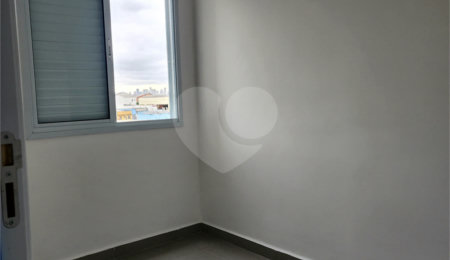 Casa à venda com 2 quartos, sendo 1 suíte,  no condomínio Residencial Sanches, São Paulo - SP