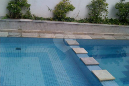 Apartamento à venda com 4 quartos, sendo 2 suítes,  em Aclimação, São Paulo, SP