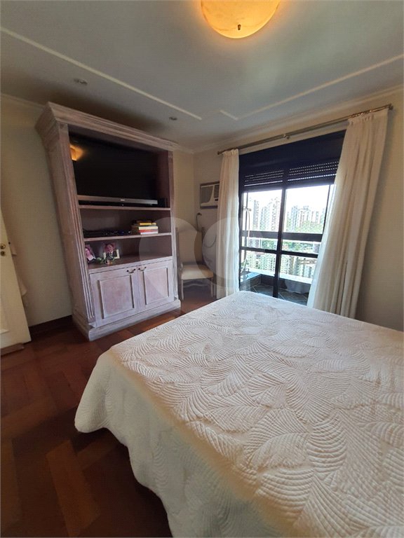 Apartamento à venda com 4 suítes em Vila Andrade, São Paulo, SP