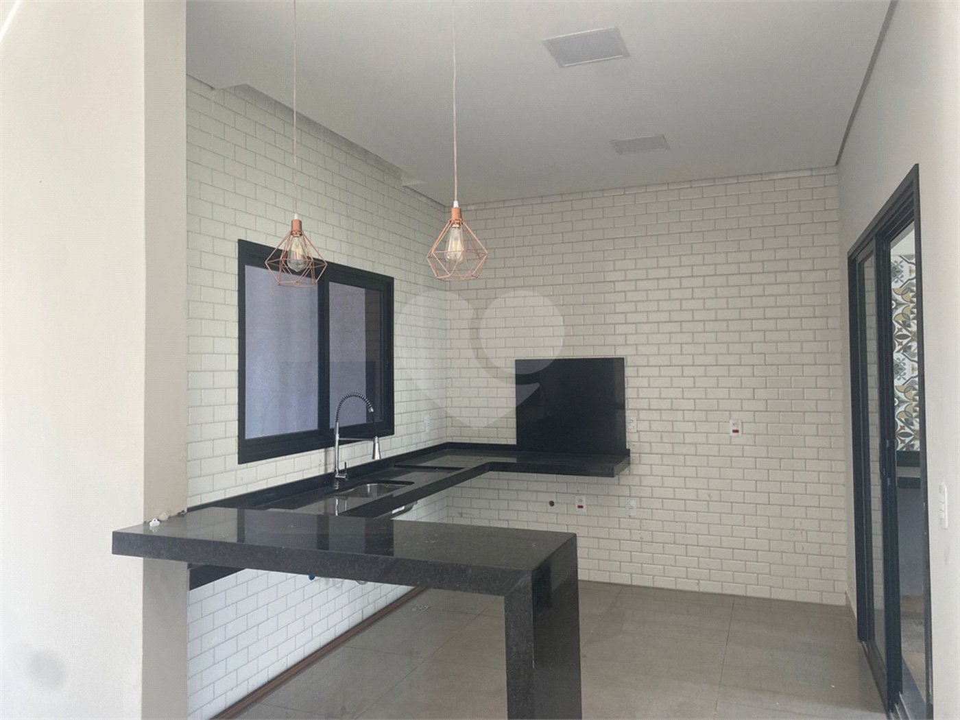 Casa à venda com 3 suítes no condomínio Condomíno Helena Maria, Sorocaba - SP