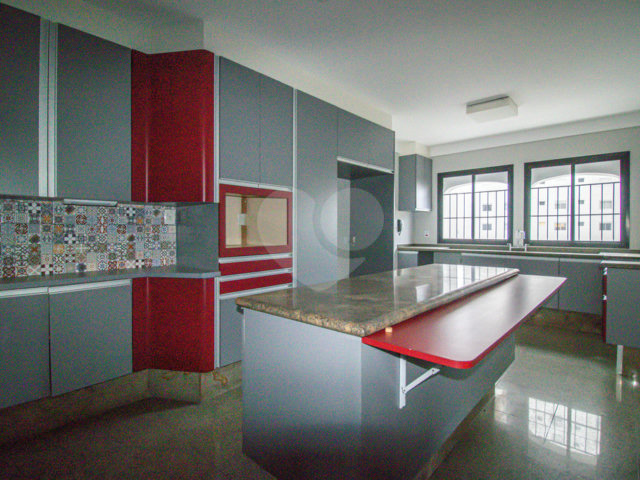 Apartamento à venda com 4 suítes em Jardim Marajoara, São Paulo, SP