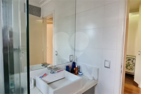 Sobrado à venda com 4 quartos, sendo 1 suíte, em Jabaquara, São Paulo, SP