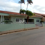 Casa à venda ou para alugar com 3 quartos, sendo 1 suíte,  no Centro, Angatuba, SP