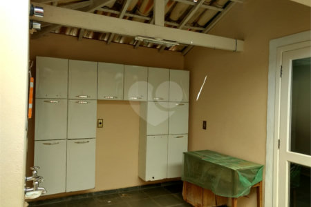 Casa à venda com 3 quartos, sendo 1 suíte, no condomínio Villaggio Dei Fiori, Louveira - SP