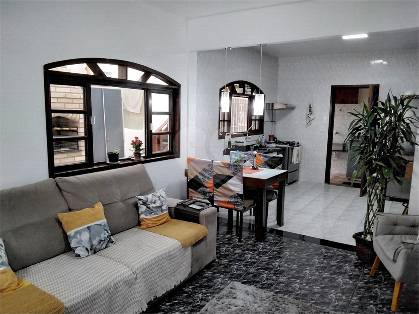 Casa à venda com 3 quartos, sendo 1 suíte, em Jardim Universo, Mogi das Cruzes, SP