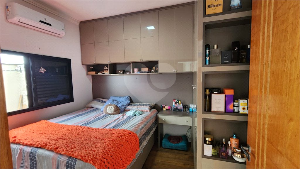 Casa à venda com 3 quartos, sendo 1 suíte, no condomínio Horto Florestal Villagio, Sorocaba - SP