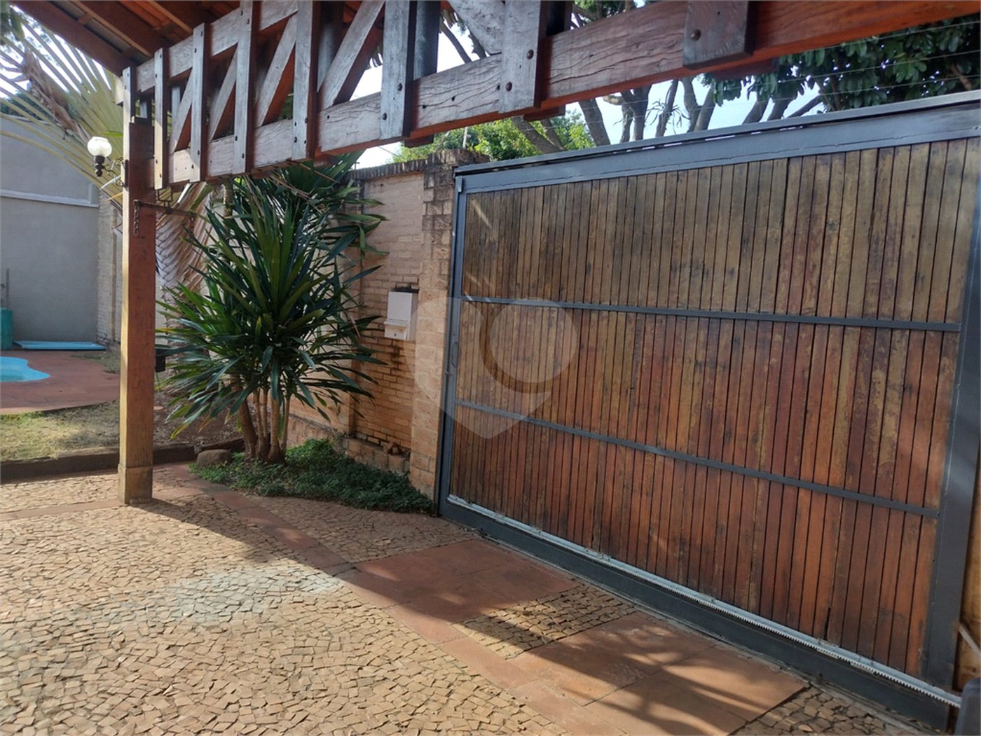 Sobrado à venda com 3 quartos, sendo 2 suítes, em Jardim Residencial Santa Mônica, Araraquara, SP