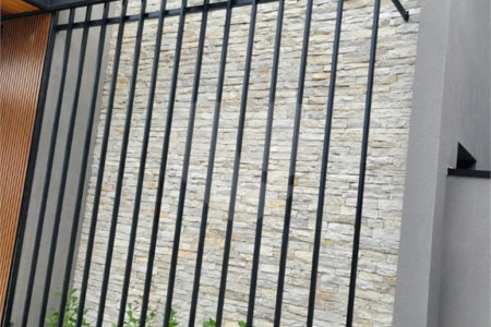 CASA A VENDA NO CONDOMINIO RESERVA RUDÁ COM PISCINA, 3 SUÍTES, 2 VAGAS, SÃO JOSÉ DOS CAMPOS/SP.