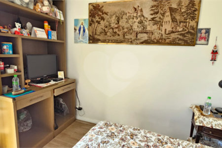 Casa à venda com 4 quartos, sendo 2 suítes,  em Jardim Maristela, São Paulo, SP