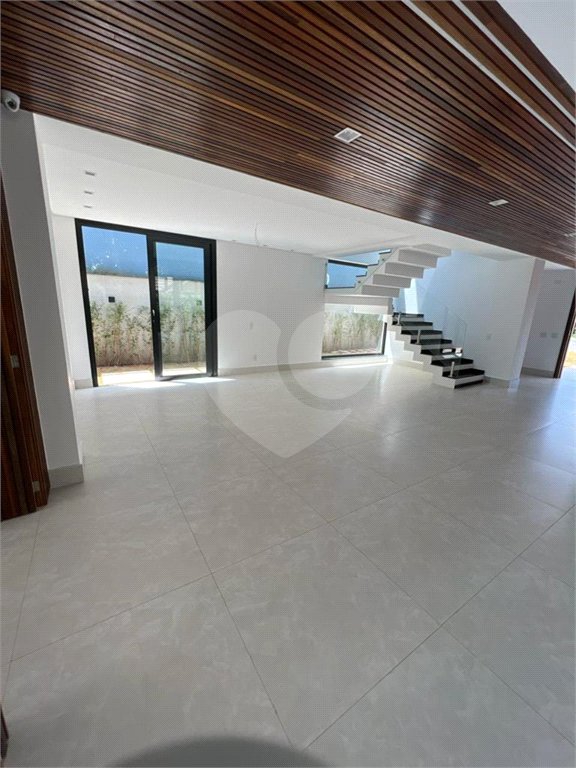 Casa à venda com 4 quartos, sendo 2 suítes, no condomínio Swiss Park, São Bernardo do Campo - SP