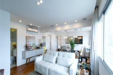 Apartamento à venda com 2 quartos, sendo 1 suíte, em Vila Olímpia, São Paulo, SP