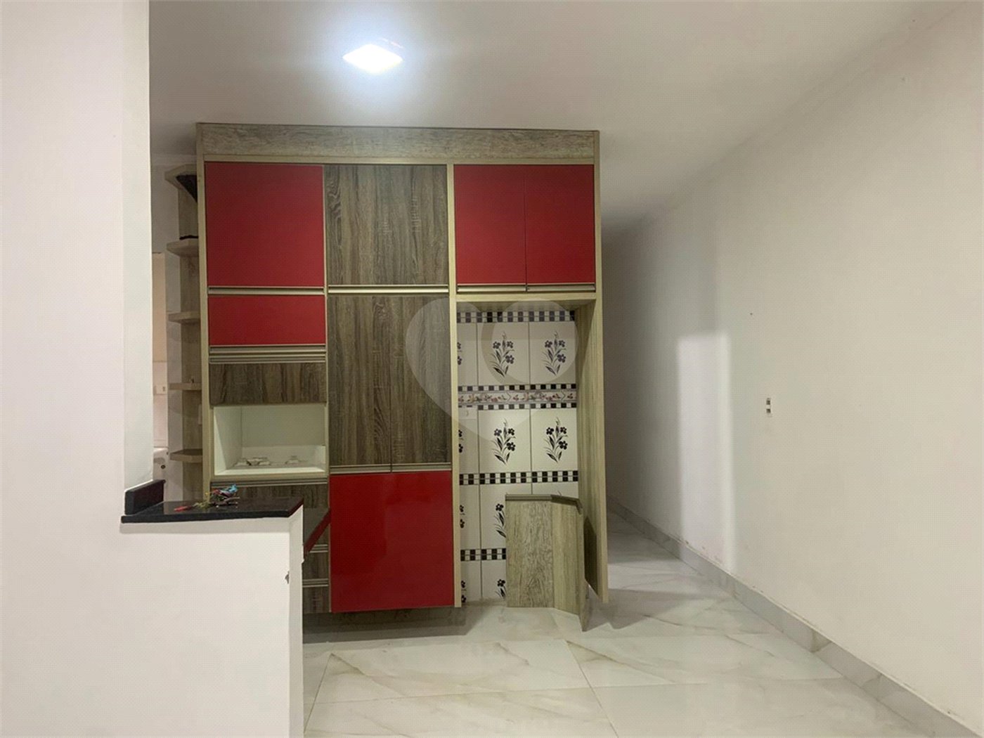 Casa em condomínio à venda com 2 quartos, sendo 1 suíte,  em Conjunto Bom Pastor, Mogi das Cruzes, SP