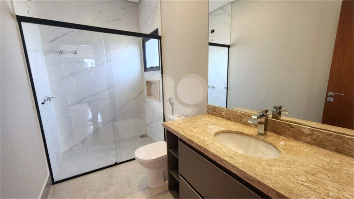 Casa à venda com 3 suítes no condomínio Vita Verdi, Valinhos - SP