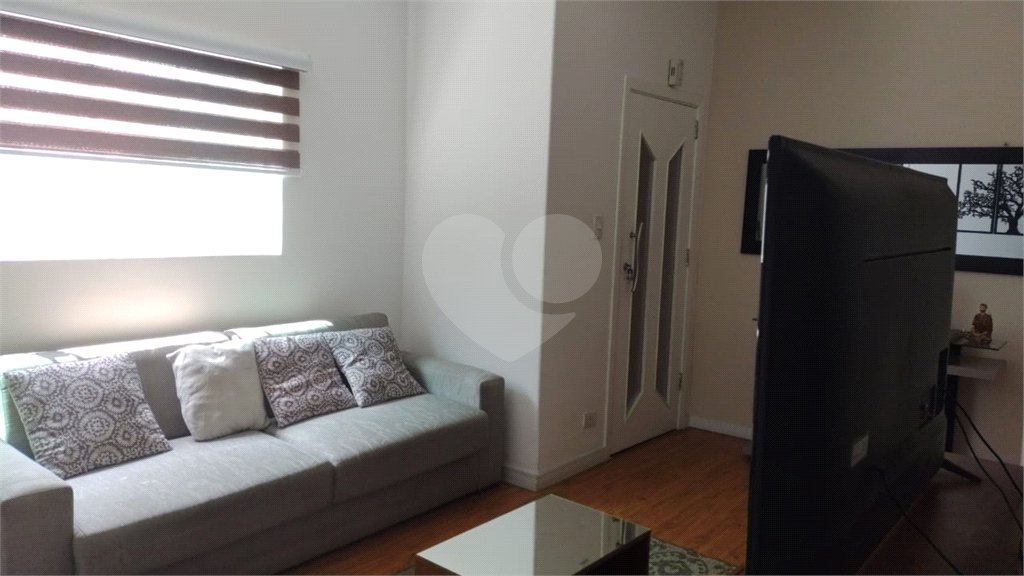 Apartamento à venda com 2 quartos em Pari, São Paulo, SP