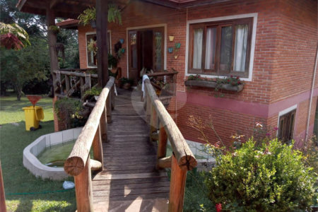 Chácara à venda com 4 quartos, sendo 3 suítes,  em Tupy, Itapetininga, SP