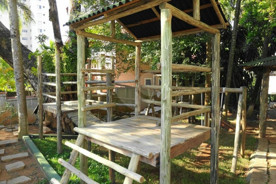 Casa à venda com 4 quartos, sendo 3 suítes,  no condomínio Domus, São Paulo - SP