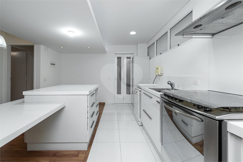 Apartamento à venda ou para alugar com 3 quartos, sendo 1 suíte, em Itaim Bibi, São Paulo, SP