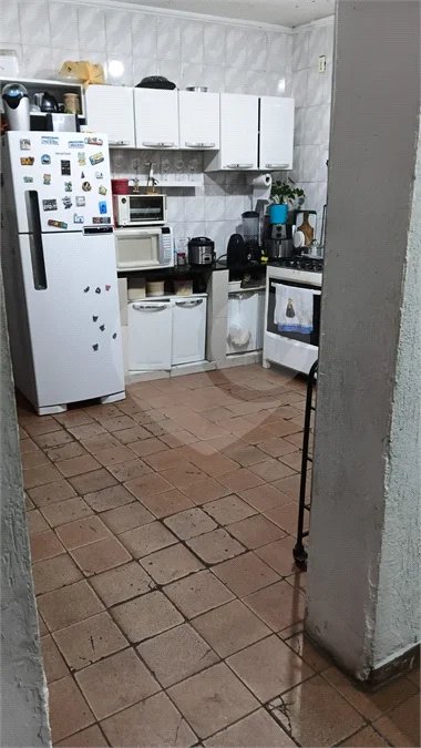 IMÓVEL COM SOBRADO + OUTRA CASA NO TERRENO, ÓTIMA PARA RENDA OU FAMÍLIA GRANDE