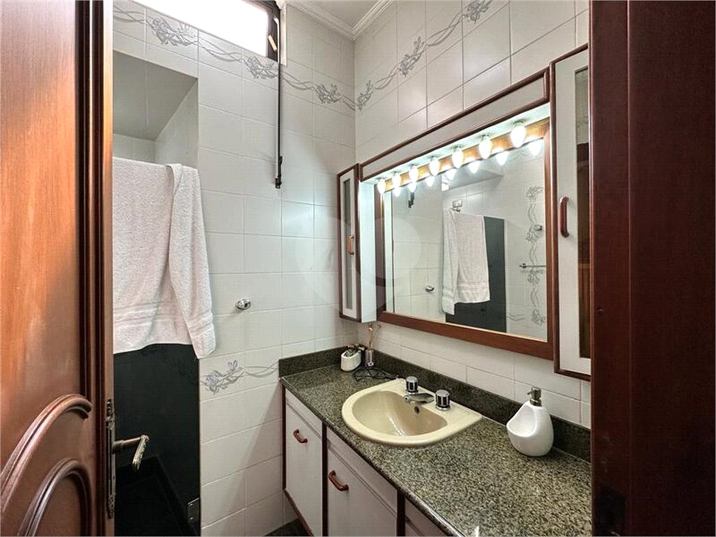 Sobrado com 5 dorm. sendo 2 suites