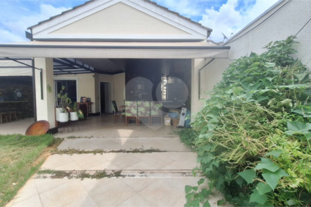 Casa à venda com 3 quartos, sendo 1 suíte,  no condomínio Villa Bella, Sorocaba - SP