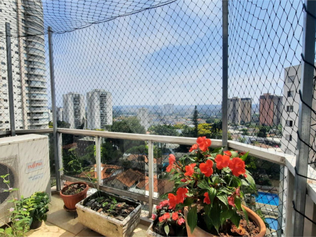 Apartamento à venda com 3 quartos, sendo 1 suíte,  em Jardim Marajoara, São Paulo, SP