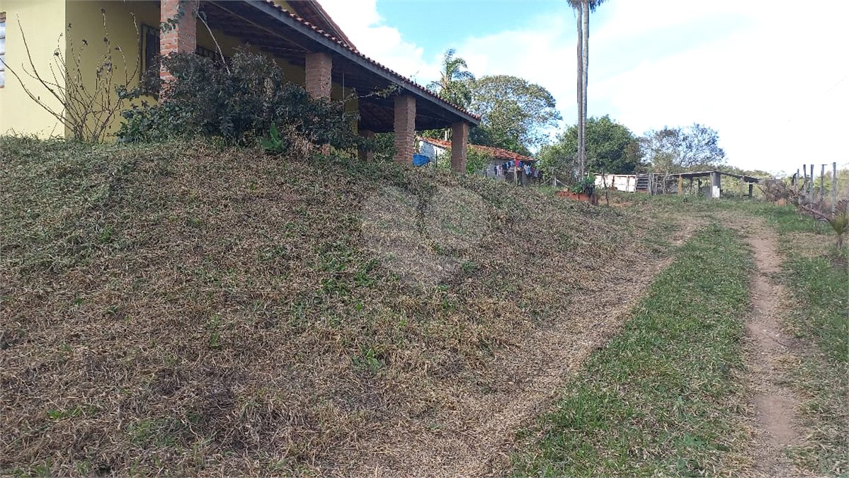 Chácara à venda com 4 quartos, sendo 1 suíte,  em Loteamento Quinta da Mata, Ibiúna, SP