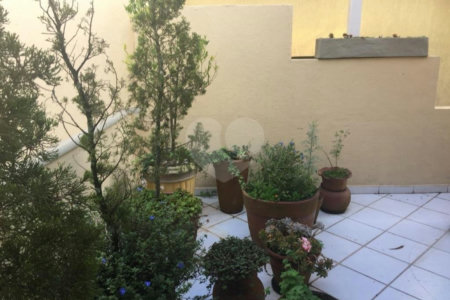 Casa à venda com 5 quartos, sendo 4 suítes, no condomínio Jardim Vitória Régia, São Paulo - SP