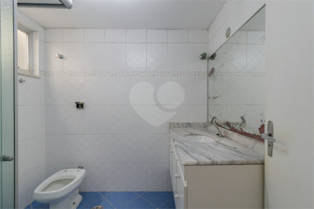 Casa Térrea à venda com 4 quartos, sendo 2 suítes, em Bosque da Saúde, São Paulo, SP