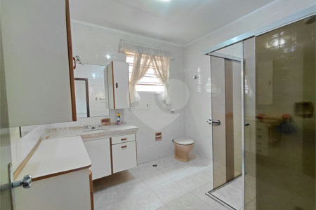 Sobrado à venda com 3 quartos em Vila Romana, São Paulo, SP