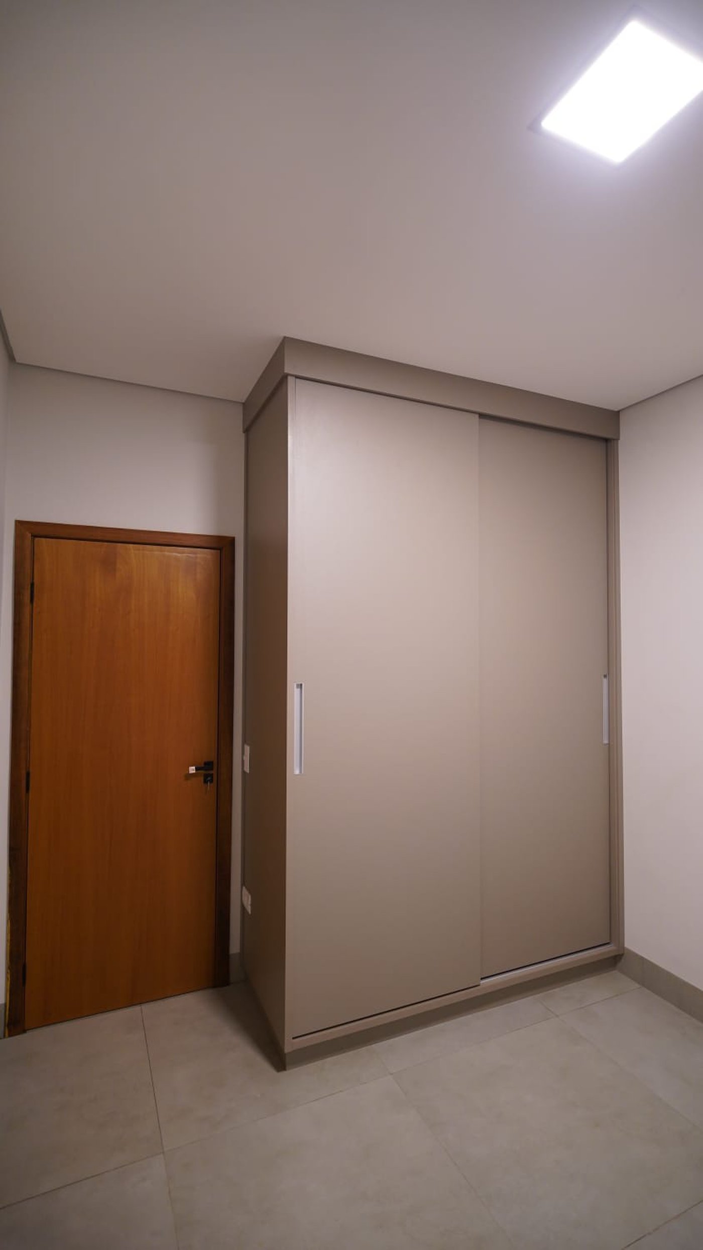 Casa à venda com 3 suítes no condomínio Portinari II, Álvares Machado - SP