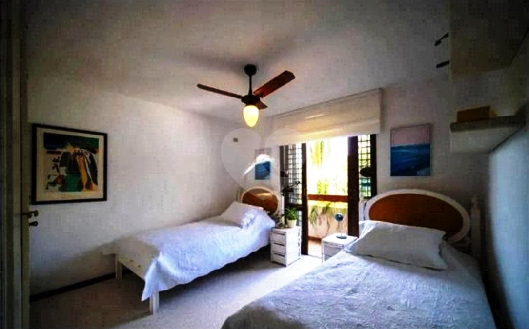 Casa à venda com 5 quartos, sendo 2 suítes,  em Jardim Everest, São Paulo, SP