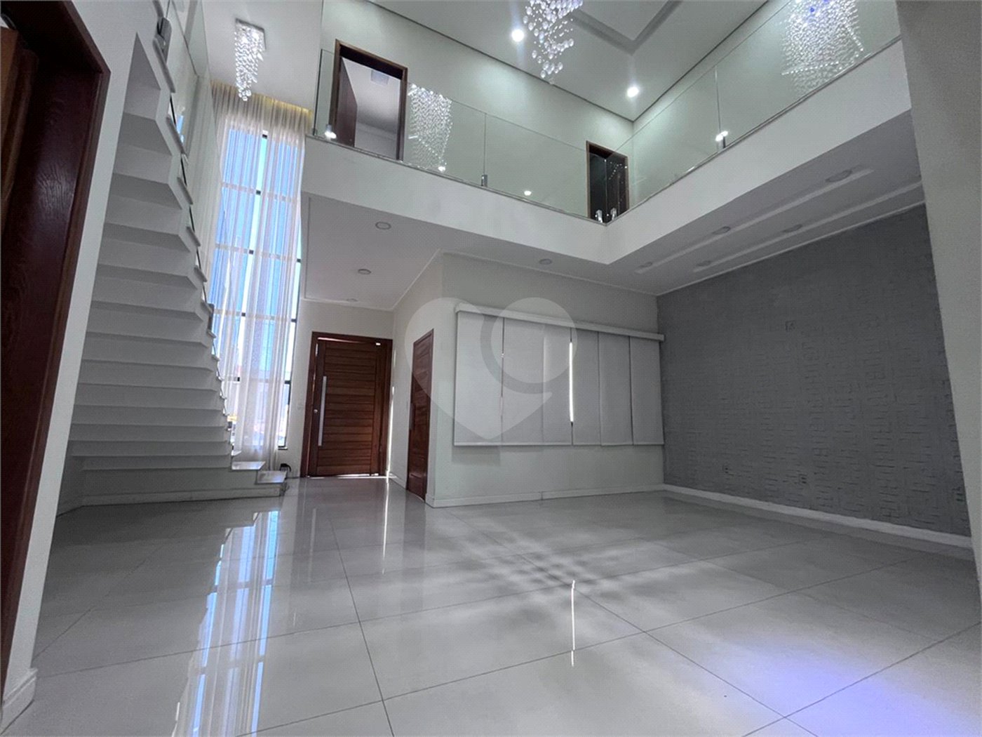 Casa à venda com 3 quartos, sendo 1 suíte, no condomínio Jardim Guarujá, Salto - SP