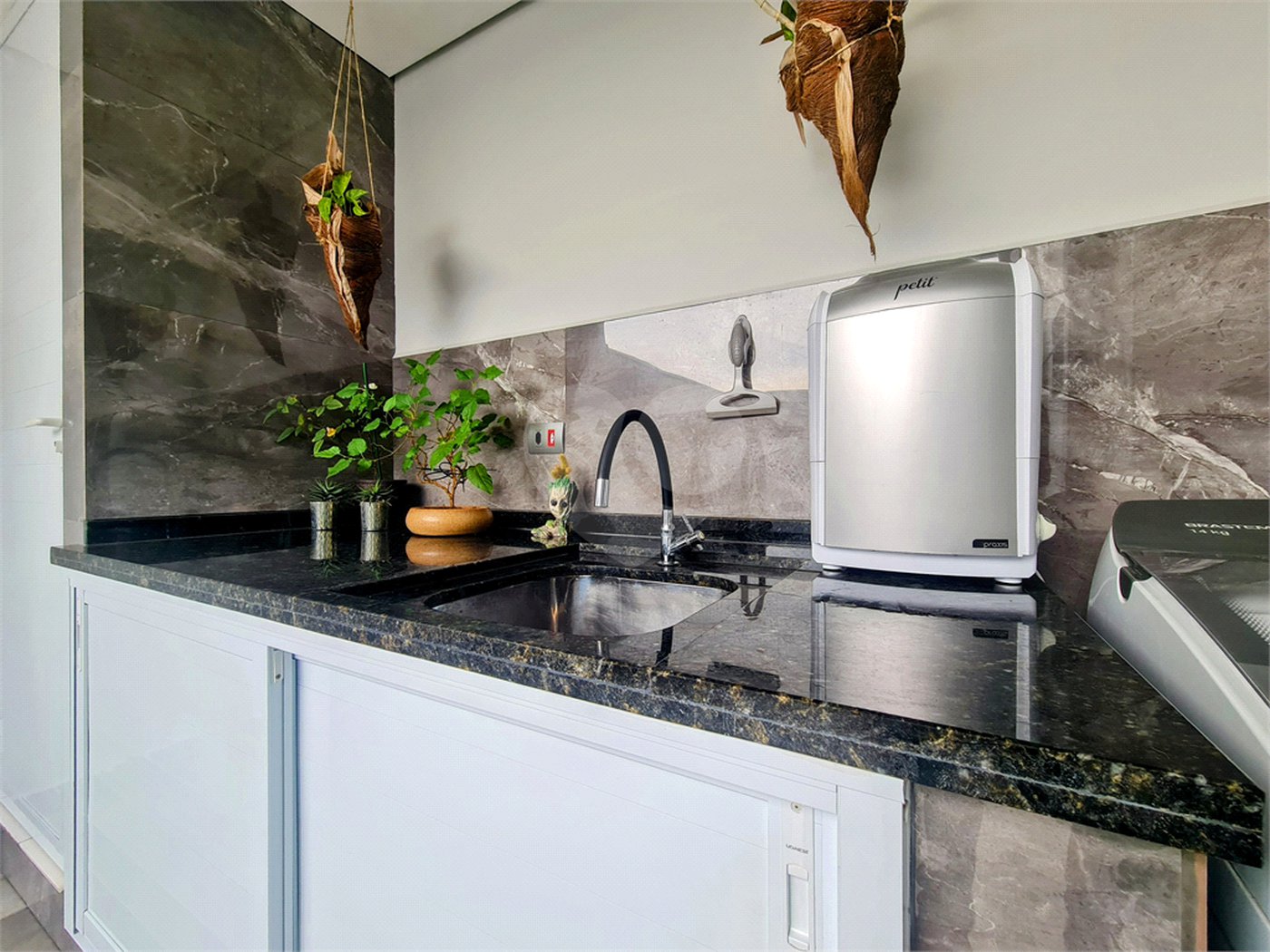 Casa à venda com 3 quartos, sendo 1 suíte, no condomínio Horto Florestal Iii, Sorocaba - SP
