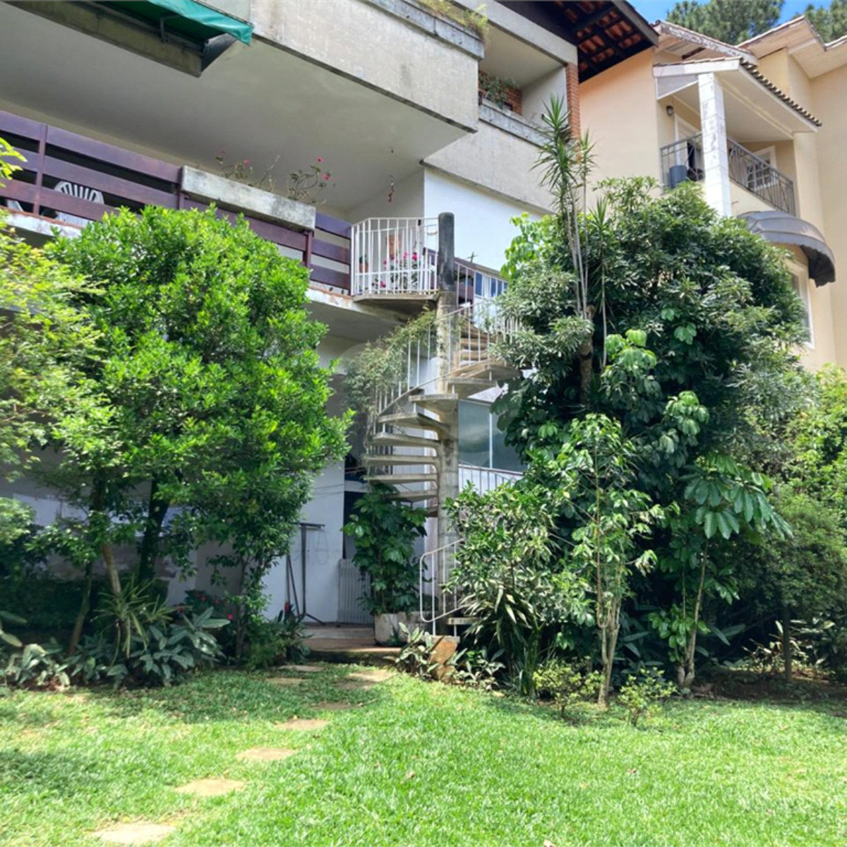 Casa à venda com 5 quartos, sendo 2 suítes, em Jardim Marajoara, São Paulo, SP