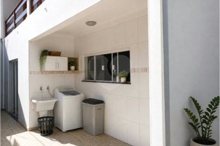Sobrado à venda com 4 quartos, sendo 1 suíte,  em Residencial Monte Verde, Indaiatuba, SP