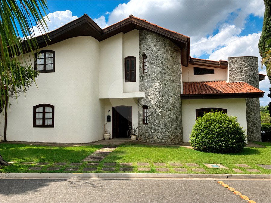 Casa à venda com 4 quartos, sendo 3 suítes,  no condomínio Village D'avignon, Sorocaba - SP