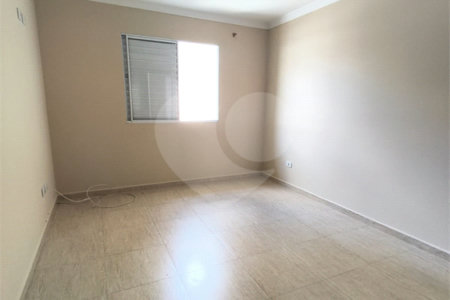 Sobrado à venda com 3 quartos, sendo 1 suíte, em Chora Menino, São Paulo, SP