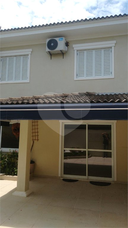 Casa à venda com 4 quartos, sendo 2 suítes, no condomínio Vila D'amalfi, Sorocaba - SP