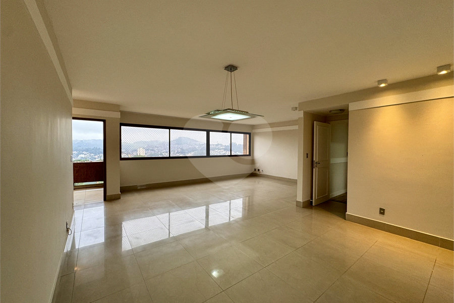 Apartamento à venda com 4 quartos, sendo 1 suíte,  em Horto Florestal, São Paulo, SP