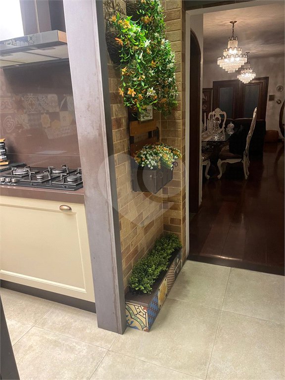 Sobrado à venda com 4 quartos, sendo 1 suíte,  em Jardim Leonor Mendes de Barros, São Paulo, SP
