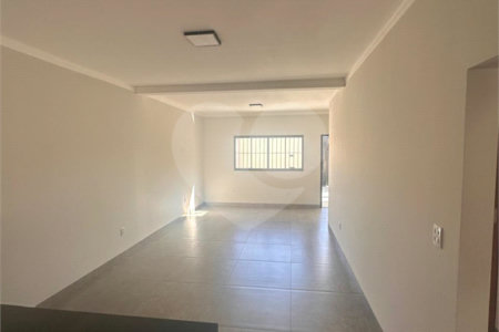 Casa à venda com 4 quartos em Vila Cidade Industrial (vila Xavier), Araraquara, SP