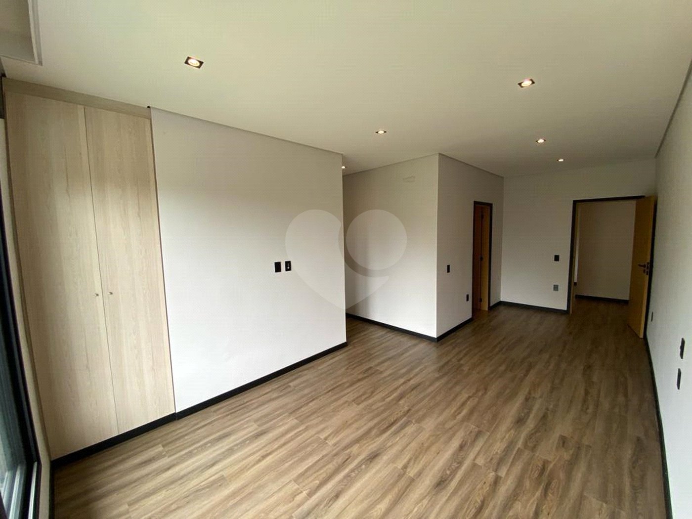 Casa à venda com 4 quartos, sendo 3 suítes,  no condomínio Jardim das Palmeiras, Bragança Paulista - SP