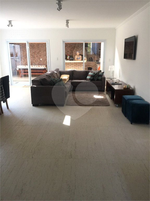 Casa à venda com 3 suítes no condomínio Lago da Serra, Araçoiaba da Serra - SP