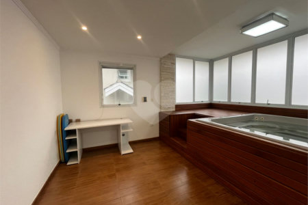 Casa à venda com 6 suítes no condomínio Chácara Francesa, São Paulo - SP
