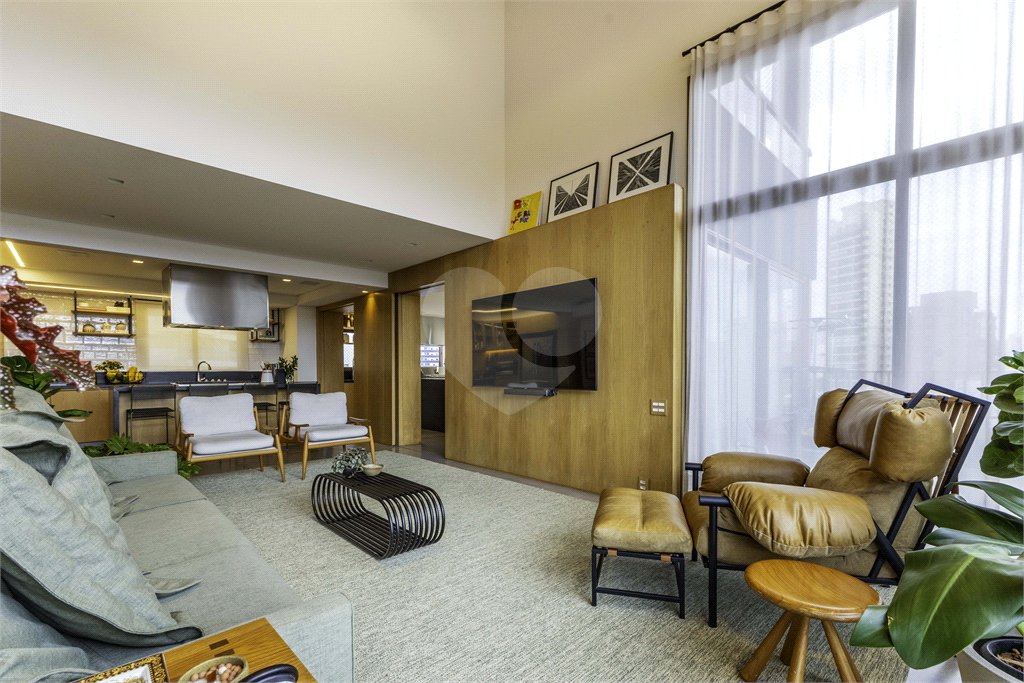 Apartamento à venda com 3 suítes em Jardim das Bandeiras, São Paulo, SP