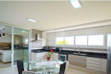 Casa à venda com 4 quartos, sendo 2 suítes, no condomínio Residencial Jardim Primavera, Louveira - SP