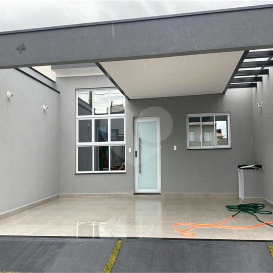 Casa à venda com 3 quartos, sendo 1 suíte, no condomínio Vila Ytu, Indaiatuba - SP