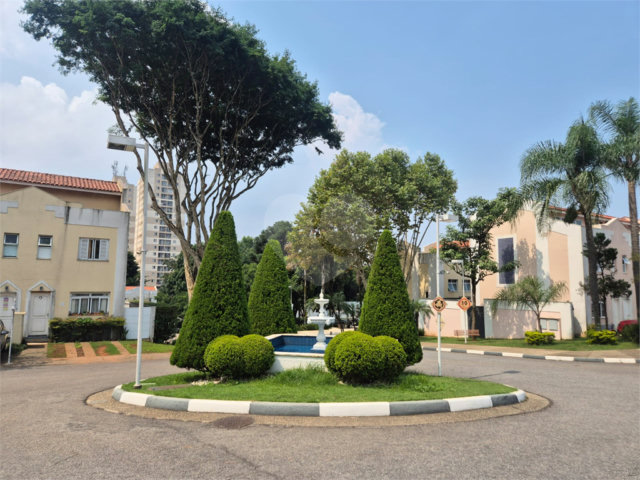 Casa à venda com 3 quartos, sendo 2 suítes,  no condomínio Quintas Marajoara, São Paulo - SP