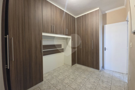Casa à venda com 3 quartos, sendo 1 suíte, no condomínio Parque das Árvores, Sorocaba - SP