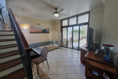 Sobrado à venda com 3 quartos, sendo 1 suíte,  em Vila Trujillo, Sorocaba, SP